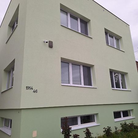Apartmanovy Dom Stummerova Topoľčany Exteriör bild