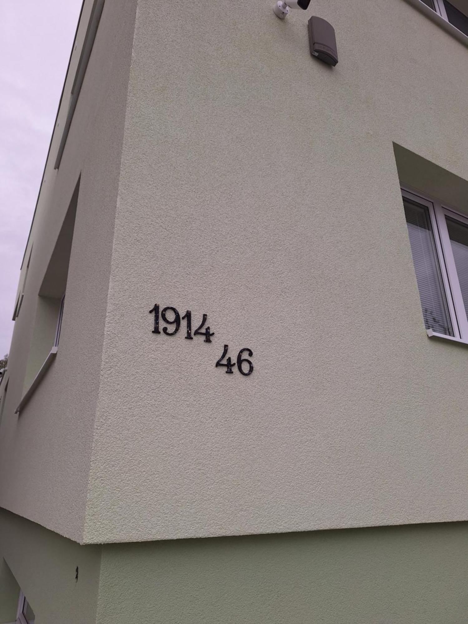 Apartmanovy Dom Stummerova Topoľčany Exteriör bild